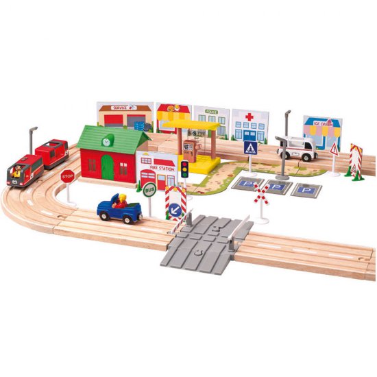 Дървен комплект с влакче и колички "Град", локомотив с батерия Дървен комплект с влакче и колички "Град", локомотив с батерия