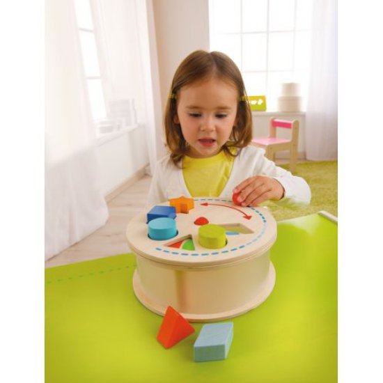 Дървен сортер в кръгла кутия