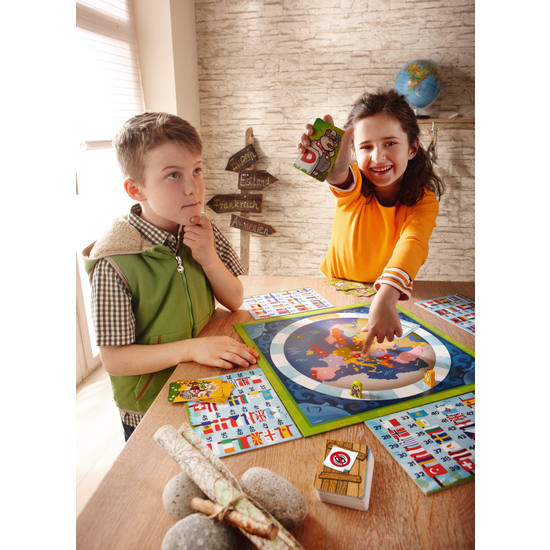 Образователна настолна игра за деца, Туристи в Европа