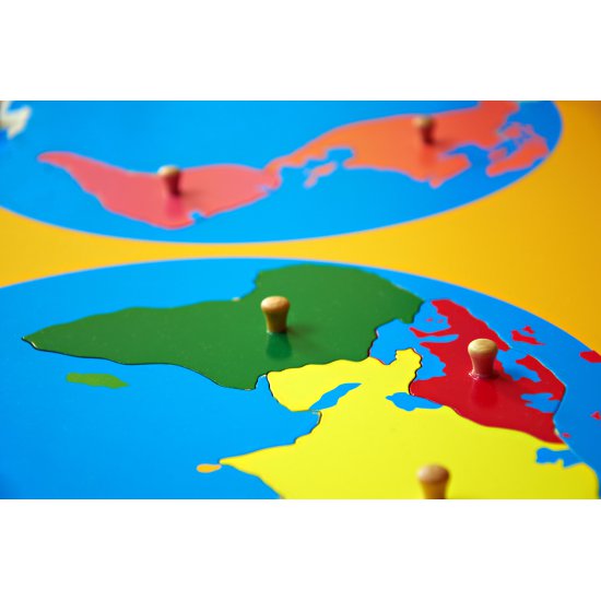 Малък пъзел, Карта на света - Монтесори материали