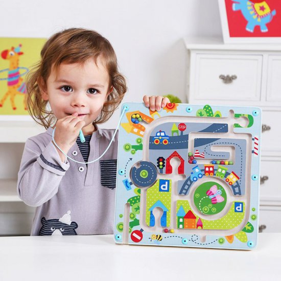 Дървен магнитен лабиринт, Град