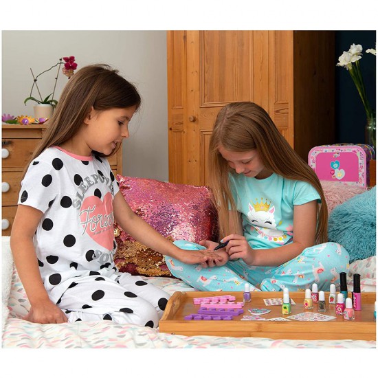 Дизайнерски комплект за маникюр в куфарче