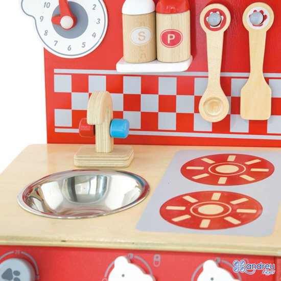 Малка дървена червена кухня с аксесоари - мече