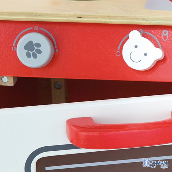 Малка дървена червена кухня с аксесоари - мече