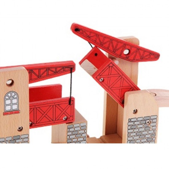 Дървен вдигащ се мост за влакче с релси