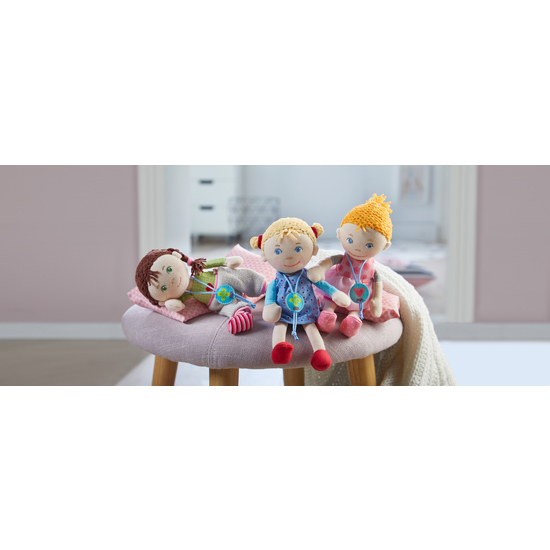 Мека парцалена кукла с медальон, Лив, 20 см